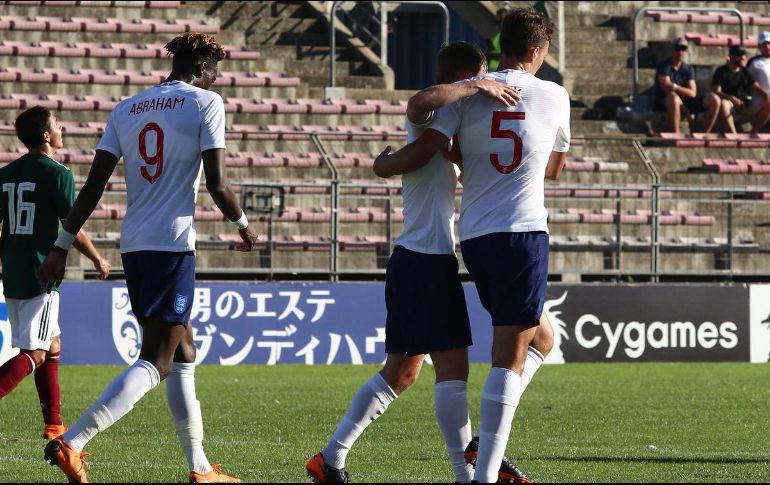 Inglaterra obtuvo el tricampeonato del torneo francés. TWITTER/@England