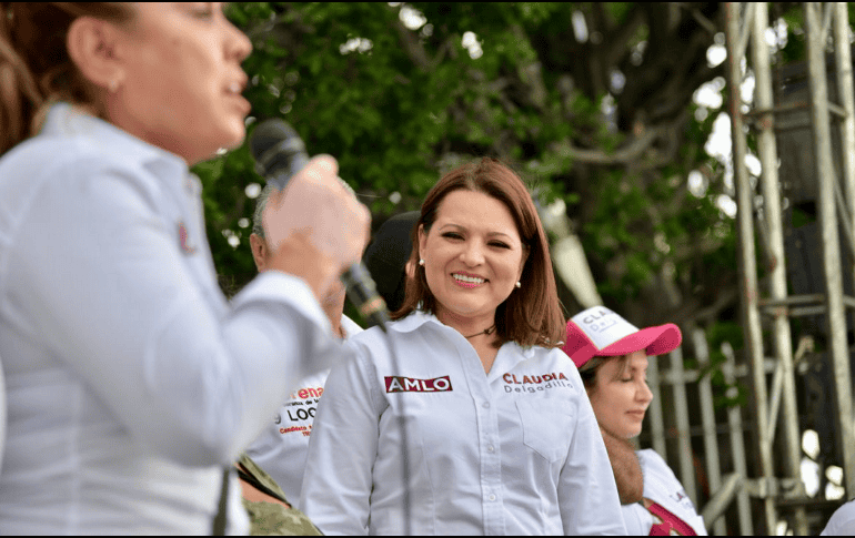 Ante más de mil simpatizantes de Lomas del Paraíso, Delgadillo se comprometió a mejorar la seguridad en la colonia. TWITTER / @ClaudDelgadillo