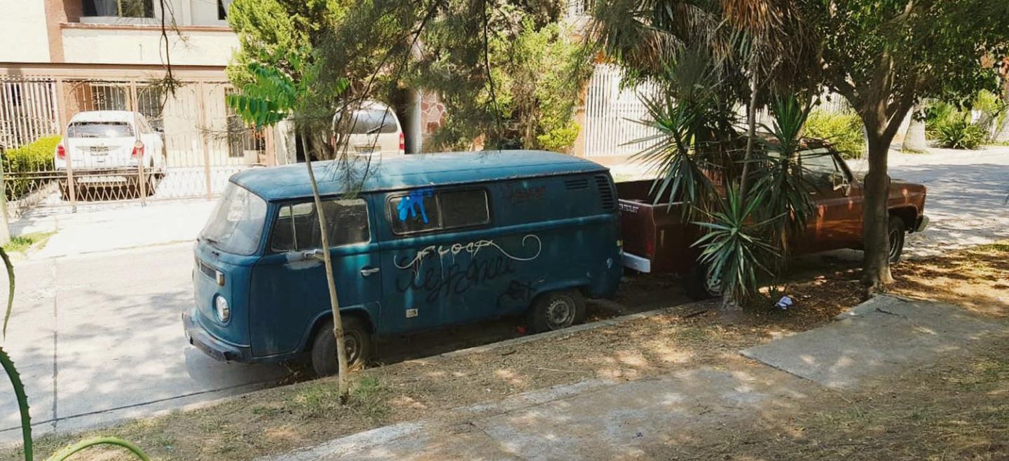 Vía pública. Los autos abandonados son focos de infección e inseguridad; las autoridades llaman a reportarlos. EL INFORMADOR/I. Martínez