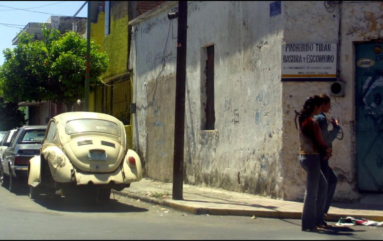 Los vehículos, que significan un foco de infección, e incluso de inseguridad, son reportados a diario. EL INFORMADOR/ARCHIVO