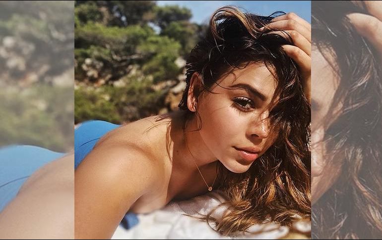 Danna Paola publicó una imagen donde aparece recostada tomando el sol. INSTAGRAM / dannapaola