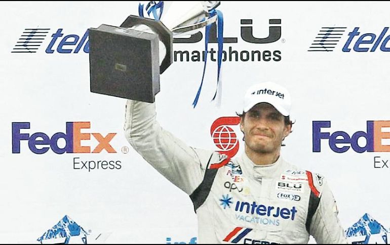 Esfuerzo. Irwin Vences se impuso en una carrera muy accidentada, ayer en Cajititlán. EL INFORMADOR/A. Camacho