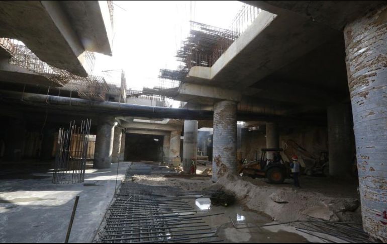 Enrique Ibarra, alcalde interino de Guadalajara, señaló que habrá multas para la SCT y las empresas constructoras del obra. EL INFORMADOR / ARCHIVO