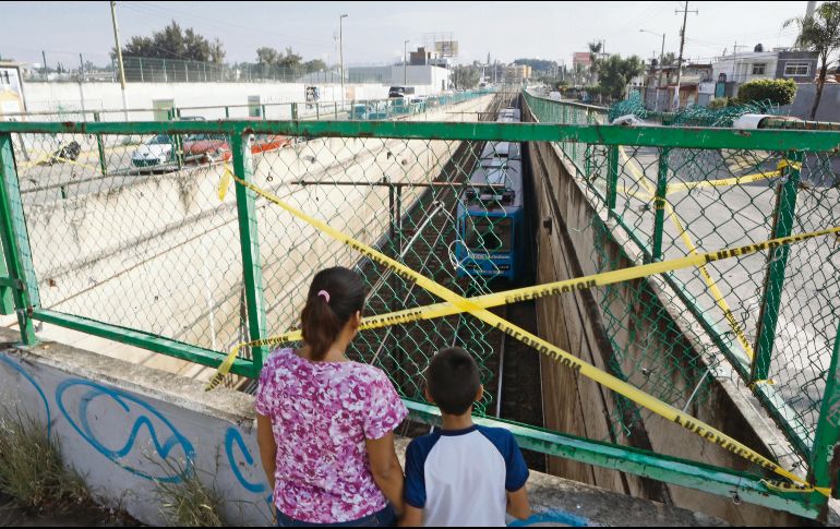 Inédito. La Línea 1 resultó con una inundación de cinco metros, a la altura del Dermatológico. El servicio se reanudó ayer. EL INFORMADOR/G. Gallo