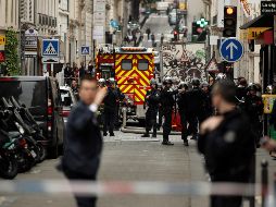 Hasta el lugar se han desplazado agentes del BRI, la unidad de élite de la policía francesa, y también equipos de los servicios médicos de emergencias. EFE / Y. Valat