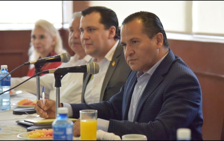 Almaguer asevera que no permitirá la competencia desleal de comerciantes ambulantes y les buscará espacios donde puedan ejercer su actividad. ESPECIAL