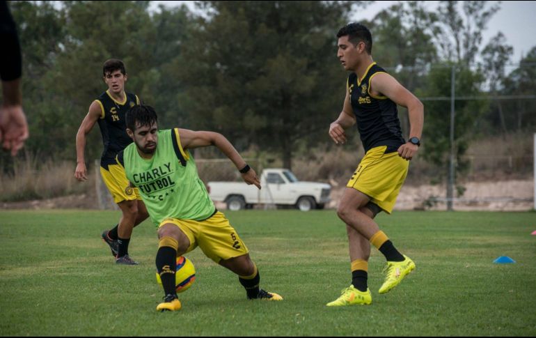 El conjunto entrenó este martes en sus instalaciones del Club Deportivo La Primavera, en donde preparan el primer duelo amistoso de pretemporada. ESPECIAL / UdeG