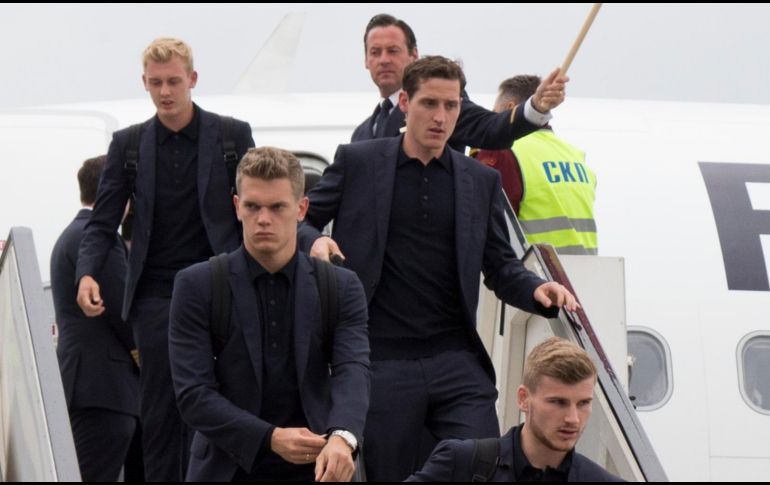 La Selección alemana lucía tranquila al llegar al aeropuerto de Vnúkovo. AP / A. Zemlianichenko