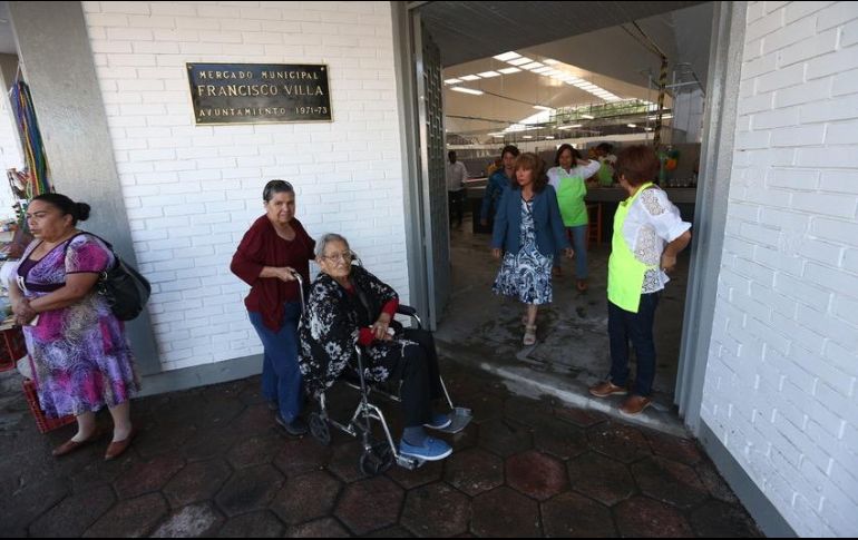 El mercado Francisco Villa presentó problemas estructurales que obligaron a sus locatarios a ser desalojados.  EL INFORMADOR / ARCHIVO