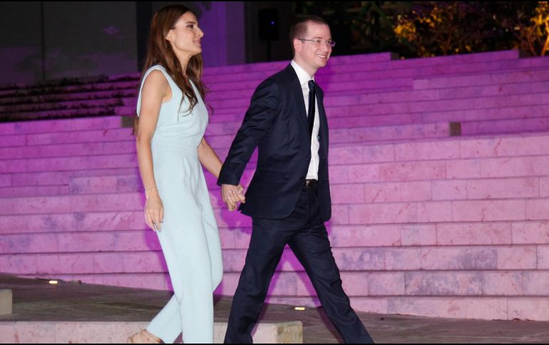 El candidato presidencial Ricardo Anaya se retira del Gran Museo del Mundo Maya de Mérida, donde se realizó el tercer debate presidencial. NTX/J. Pazos