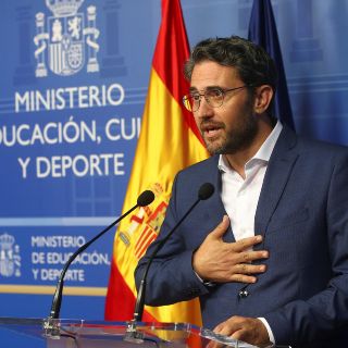 Renuncia ministro de España acusado de evasión fiscal