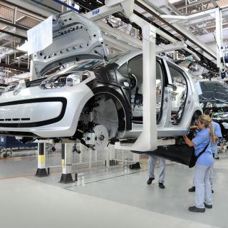 Se mantiene la producción y exportación de autos