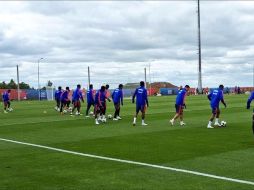 Los hombres de José Pékerman saltaron al césped del estadio Sviyaga, ubicado a unos 35 kilómetros de la capital de Tartaristán, y se ejercitaron durante una hora y 30 minutos. EFE
