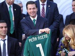 ''Tenemos puesta en ustedes la esperanza de que el nombre de @mexico habrá de lucir y habrá de brillar. Confiamos plenamente en ustedes. ¡Mucho éxito a @miseleccionmx en #Rusia2018! #VamosMéxico #MEX''. NTX / ARCHIVO