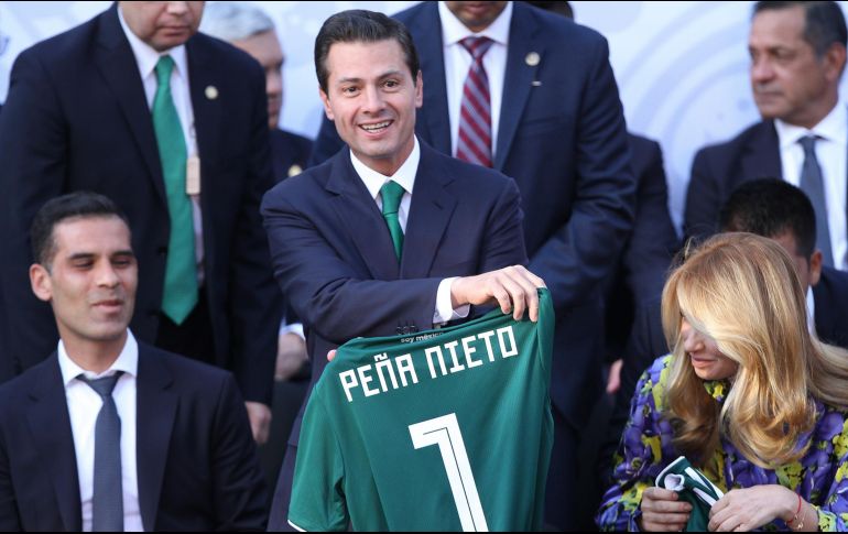 ''Tenemos puesta en ustedes la esperanza de que el nombre de @mexico habrá de lucir y habrá de brillar. Confiamos plenamente en ustedes. ¡Mucho éxito a @miseleccionmx en #Rusia2018! #VamosMéxico #MEX''. NTX / ARCHIVO