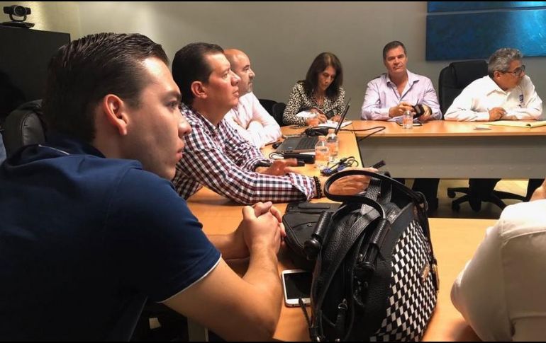 Rodolfo Guadalajara, director General del Siteur, se reunió con vecinos de la colonia Alcalde Barranquitas. TWITTER / @GDLRodolfo