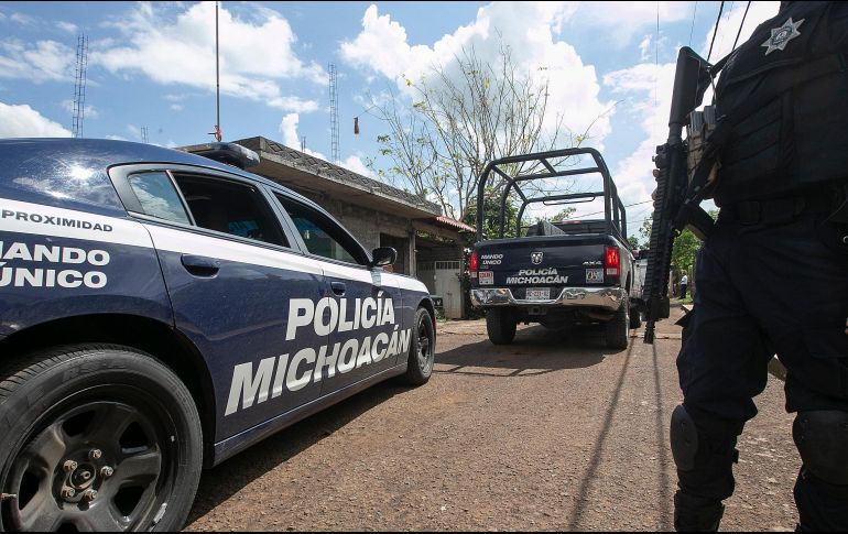 En Taretan, los restos del candidato son velados y durante las próximas horas se llevarán a cabo los servicios funerarios. EFE/ I. Villanueva