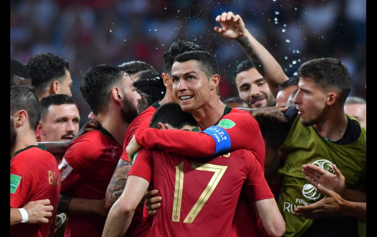 Cristiano Ronaldo abrió temprano al marcador, apenas a los dos minutos desde el punto penal; y también firmó el empate a tres minutos de terminar el tiempo reglamentario. AFP / N. Almeida