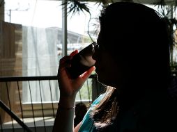 Para evitar el fraude recomiendan asegurarse de que la institución financiera que ofrece un crédito esté registrada ante la institución, lo cual se puede hacer con solo llamar por teléfono. NTX / ARCHIVO