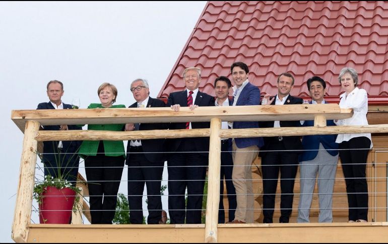 Trump compartió una foto de familia de todos los líderes sonrientes. TWITTER/@realDonaldTrump
