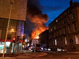 Más de 120 bomberos tuvieron que acudir a apagar las llamar. AP/D. Barrie