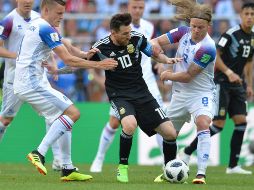 La albiceleste iguala 1-1 con unos férreos vikingos; Messi falla un penalti al minuto 63. EFE / P. Powell