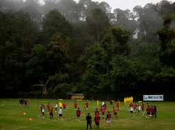 La cancha del lugar donde el equipo entrenaba, no se puede recuperar debido a las condiciones climáticas; el equipo viajará de regreso este domingo. EL INFORMADOR / ARCHIVO
