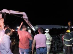 Según los pasajeros del camión, el chofer era una persona con sobrepeso que vestía ropas oscuras. ESPECIAL / Bomberos de Tlajomulco