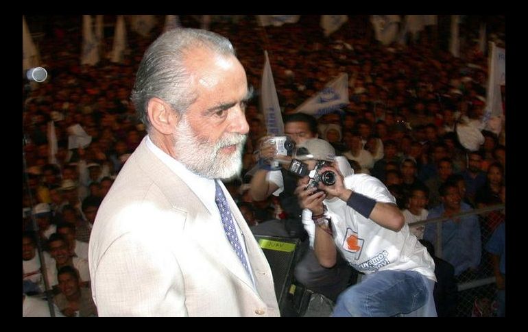 El panista Diego Fernández de Cevallos aparece con un puro en la mano en los spots, por lo que se interpuso una queja por fomentar el consumo de tabaco. EL INFORMADOR / ARCHIVO