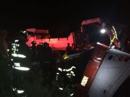 Vecinos de la zona comentan que alrededor de 20 personas se lanzaron a las aguas del canal para ayudar a los heridos. ESPECIAL / UEPCB