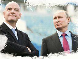 El presidente ruso Vladimir Putin (a la derecha) acompañado por el presidente de la FIFA Gianni Infantino.