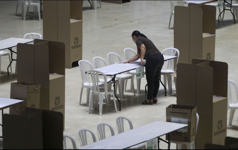 Se instalarán once mil puestos de votación con 95 mil 224 mesas con sus respectivas urnas en los 32 departamentos de Colombia. EFE / E. Guzmán