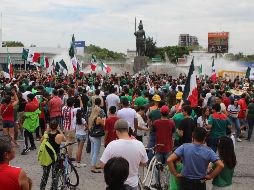 Los tapatíos acuden a la Minerva alegres, entusiasmados y festejando el triunfo del Tri en su primer partido en busca de la Copa del Mundo en Rusia 2018. El Informador / G. Gallo