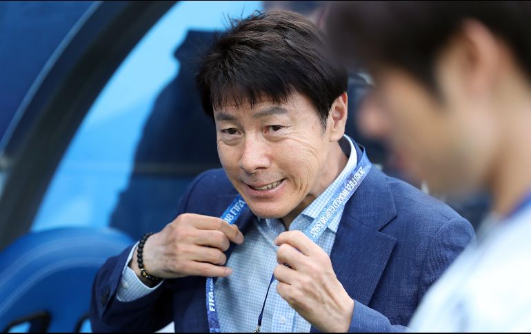 El equipo de ''Chicharito'' Hernández ''va a ser un oponente formidable, pero vamos a ver el partido con Alemania y encontrar la manera'', de enfrentarlo, agregó el DT surcoreano. EFE / V. Novgorod