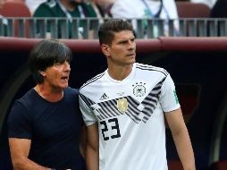El diario Bild acusa al técnico Löw (I) de 