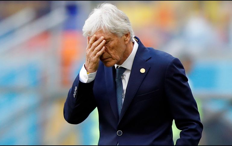 José Pékerman destaca el desgaste que realizó su equipo para sacar por lo menos el empate, pero no les alcanzó. EFE / R. Yongrit