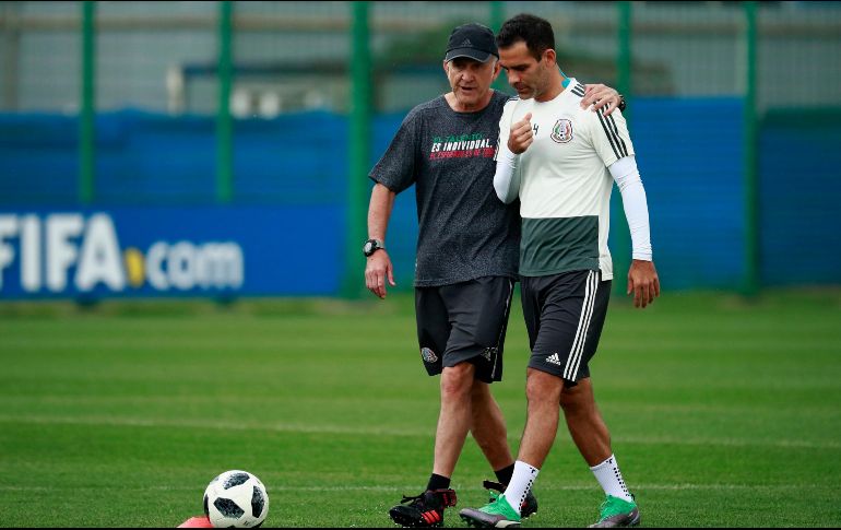 Las marcas principales de la FIFA, en su mayoría estadounidenses, obligan la invisibilidad de Rafa. EFE / J. Méndez