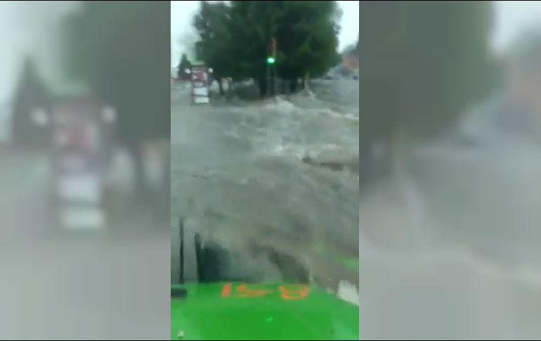Las anegaciones se presentaron en las zonas centro, norte y oriente de la capital. TWITTER / @BoyOs_