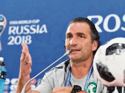 Juan Antonio Pizzi. El técnico de Arabia espera darle un susto a Uruguay. EFE
