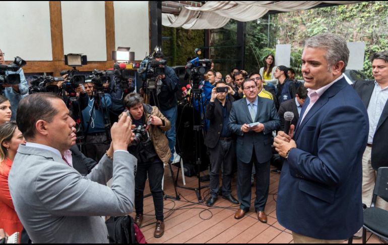 Duque anticipó que se opondrá a que los rebeldes reciban beneficios jurídicos y políticos sin antes pagar un mínimo de cárcel. EFE