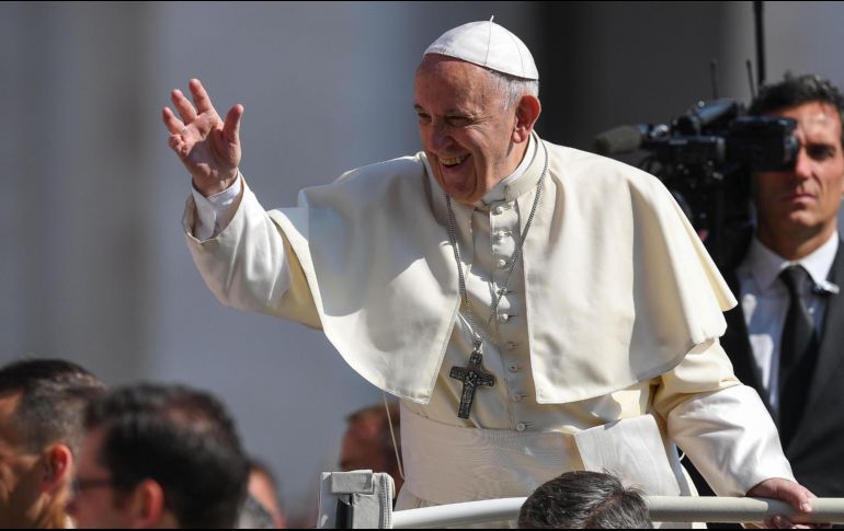 En su reflexión semanal, el Papa dijo que mil veces debemos elegir entre una mentalidad de esclavos y una mentalidad de hijos: ''El mandamiento es del patrón, la palabra del padre''. EFE / A. Di Meo