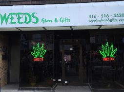  Cada provincia determinará dónde se podrá fumar la hierba si sólo en parques, dentro de las casas o a qué distancia de las entradas de edificios o escuelas. NTX/ I. Inclán