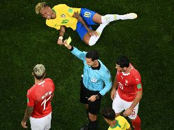 La Confederación Brasileña pide aplicar el VAR cuando sea solicitado por los futbolistas; la FIFA dice que la decisión del árbitro ''es y sigue siendo la única relevante cuando se toma una decisión''. AFP / ARCHIVO