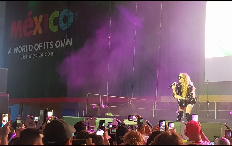 Paulina Rubio también se presentó ante unos mil asistentes. EL INFORMADOR / G. Tamayo