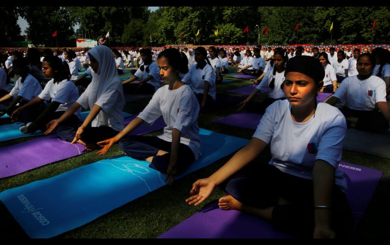 El yoga comenzó a hacerse conocer en Occidente a fines del siglo XIX. EFE / F. Khan