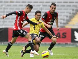 Los goles llegaron al segundo tiempo. Primero fue Atlas, ya que Alejandro Díaz remató un pase retrasado al minuto 50; al minuto 74, la UdeG logró la igualada por conducto de Daniel ''Chimpa'' Amador. MEXSPORT / C. De Marchena
