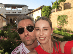 Sarmiento explicó que el momento en el que dicen que su esposo fue a la televisora del Ajusco ambos estaban de vacaciones en España. INSTAGRAM / atasarmiento