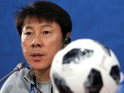 ''México es un equipo muy potente y nuestros jugadores tendrán que jugar por encima de sus posibilidades'', indica el estratega Shin. EFE / K. Elfiqi