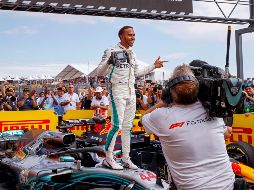 Hamilton aventaja por 14 unidades a Sebastian Vettel en la cima de la clasificación de pilotos (145 unidades por 131 del alemán). EFE/V. Xhemaj