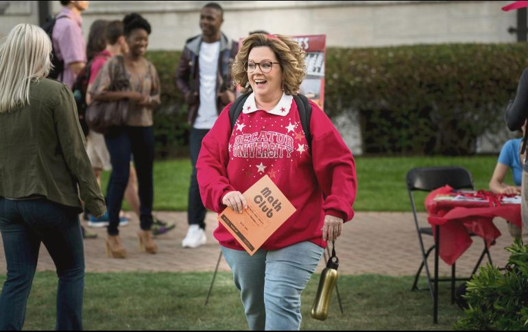 McCarthy regresa a la pantalla grande disparatada, con humor negro y un encanto a prueba del tiempo. ESPECIAL